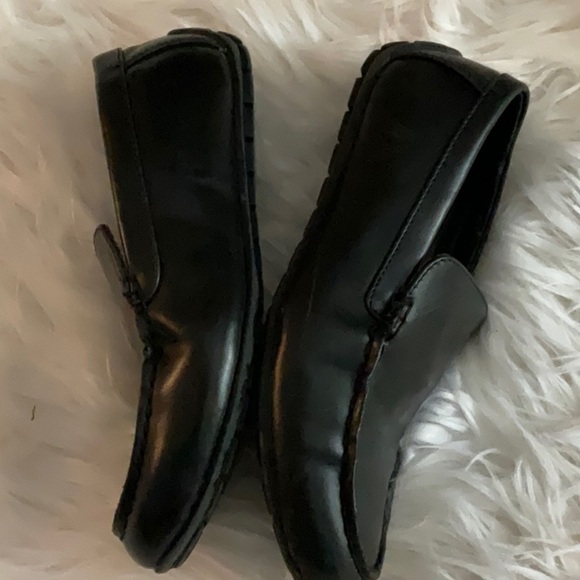 Crown & Ivy Black Leather Slip-On Loafers - Picture 4 of 7